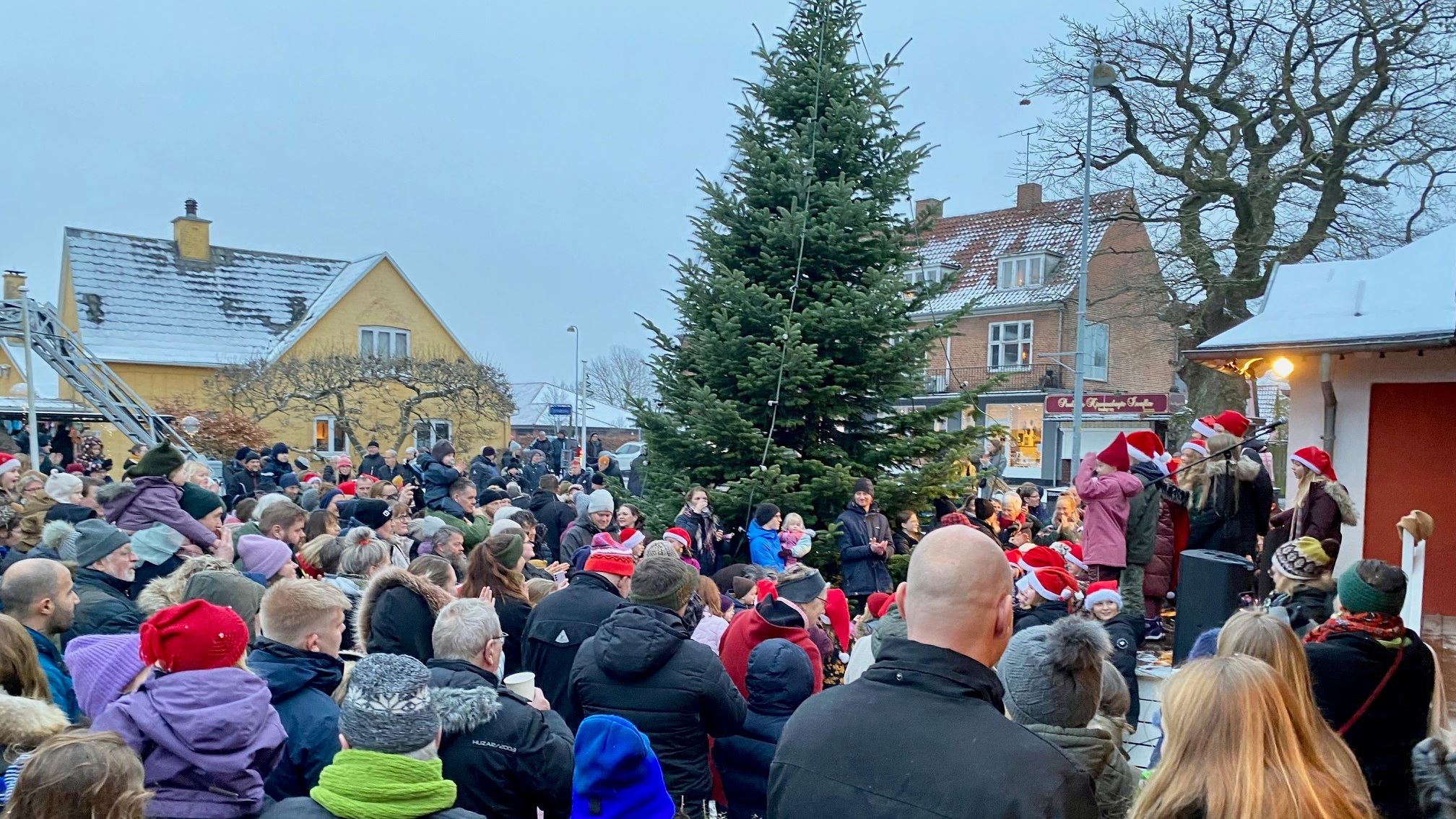 Juletræstænding 2023