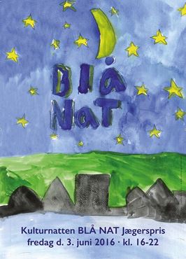 Blå Nat plakat 2016 med himmel, stjerner, land og by, tegnet af Laura Linnea på 9 år