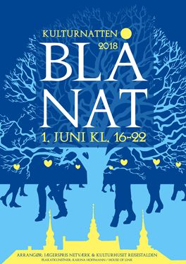 Blå Nat plakat 2018 der viser blå mennesker som holder gule hjerter omkring et stort træ, grafik af Karina Hoffmann
