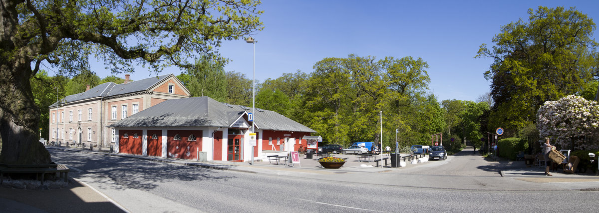 Rejsestalden set fra Hovedgaden i Jægerspris. Foto: Jesper Ray.